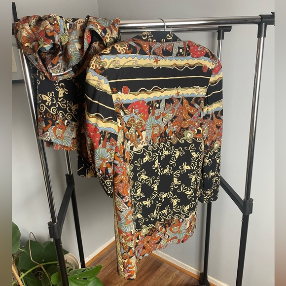 Della Spiga. Wrap Skirt and Blazer . Skirt fits medium. Only One Left!! - Picture 3 of 5